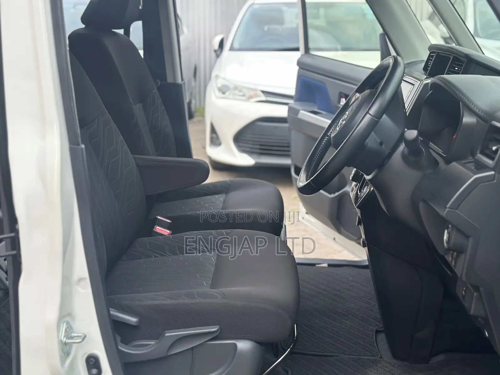 Toyota Tank 1.0 G-T FWD 2019 White