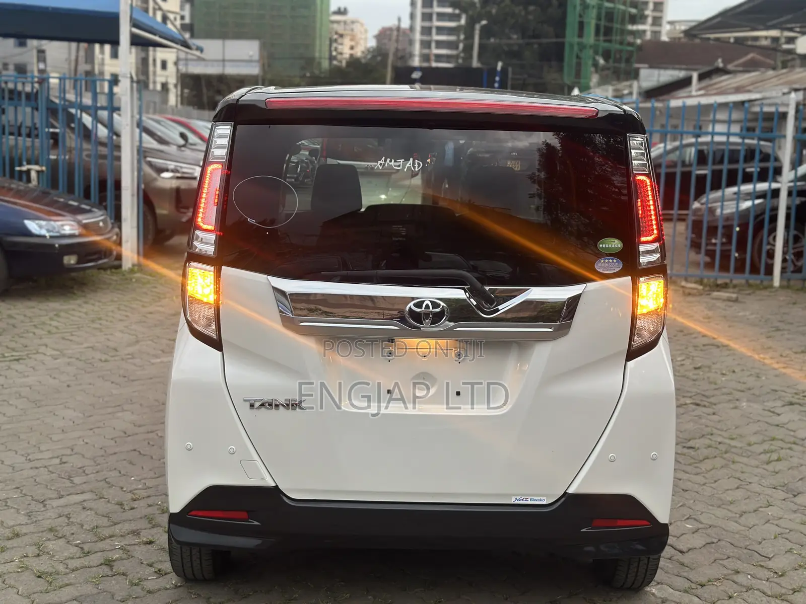 Toyota Tank 1.0 G-T FWD 2019 White