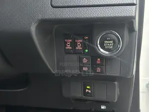 Toyota Tank 1.0 G-T FWD 2019 White