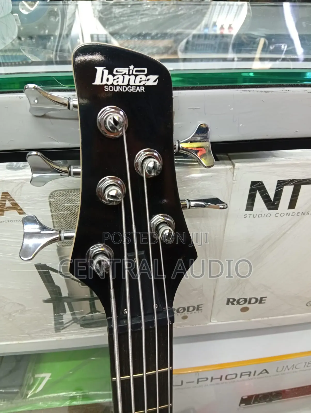 Gio Soundgear 5string Ibanez Bass Guitar