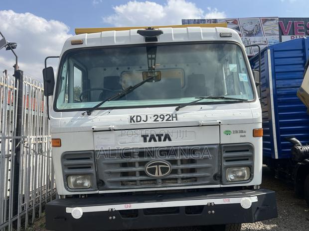 2021 Tata Tipper 2516 - thumbnail 2