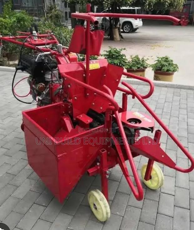 Mini Maize Harvesting Machine