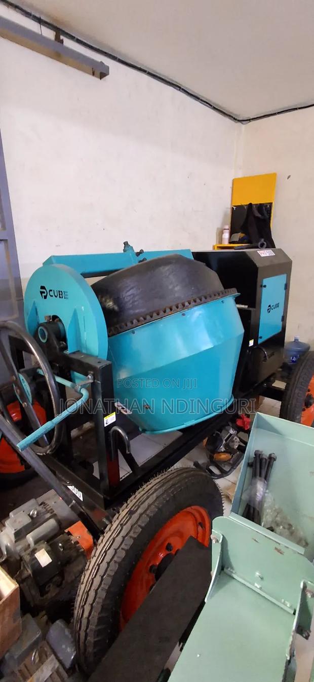 Construction Concrete Mixer – 8hp Engine - thumbnail 2