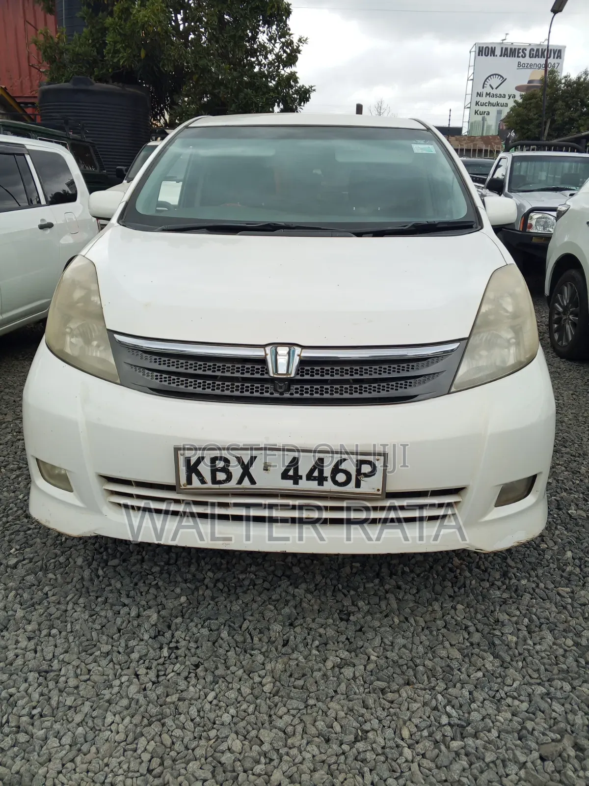 Toyota ISIS 2006 White
