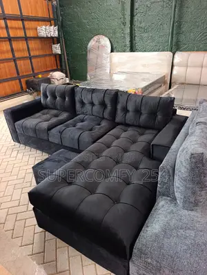 A Well Pinned Six Seater L Shape