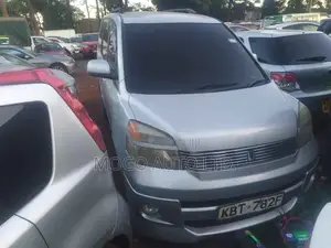 Toyota Voxy 2005 Silver