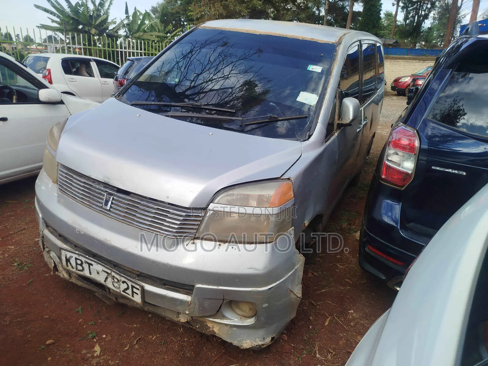 Toyota Voxy 2005 Silver