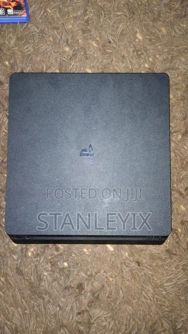Playstation 4 Slim