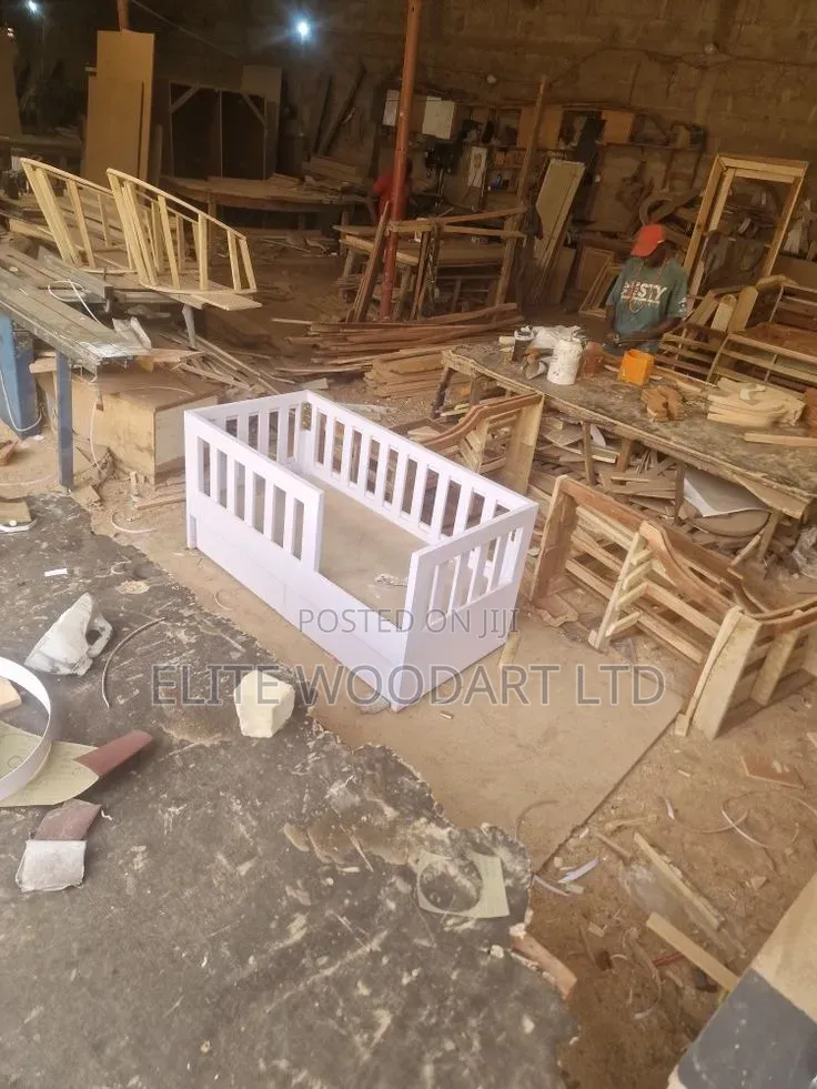 Pallet Babycot/Bed With Drawers