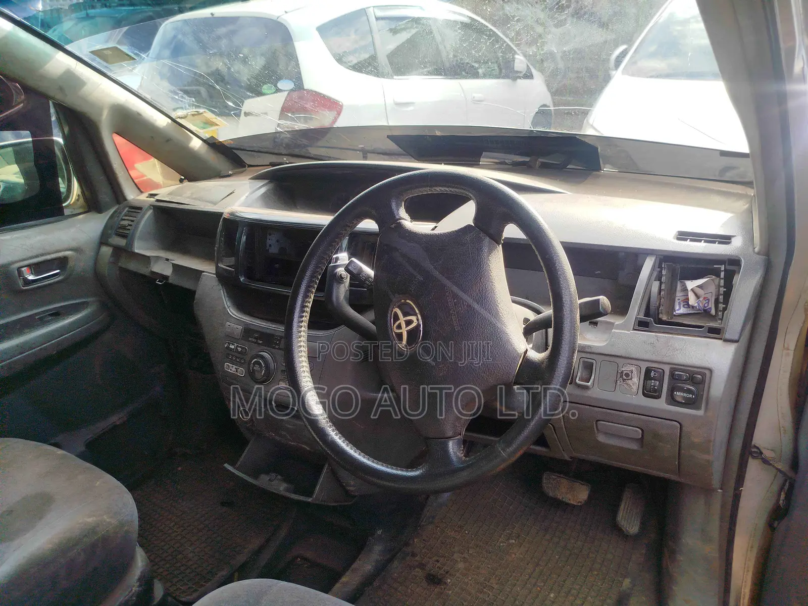 Toyota Voxy 2005 Silver