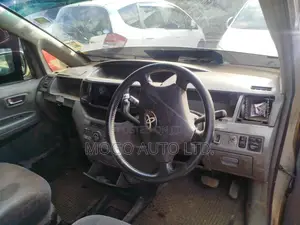Toyota Voxy 2005 Silver