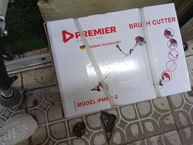 Highly Versatile 2stroke Premier Brush Cutter