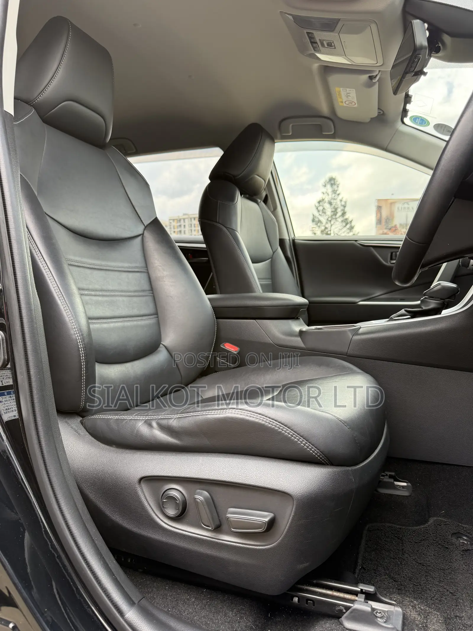 Toyota RAV4 LE AWD 2019 Black