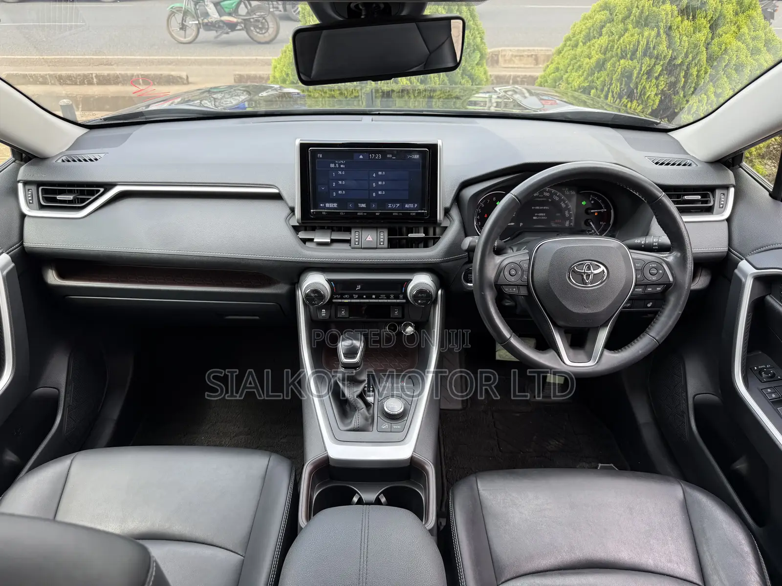 Toyota RAV4 LE AWD 2019 Black