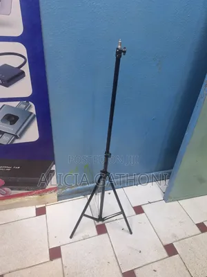 2mtrs Metallic Projector Tripod Stand