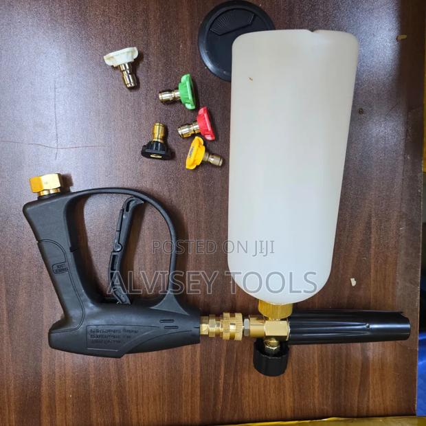 Foam Gun With Alternating Nozzles