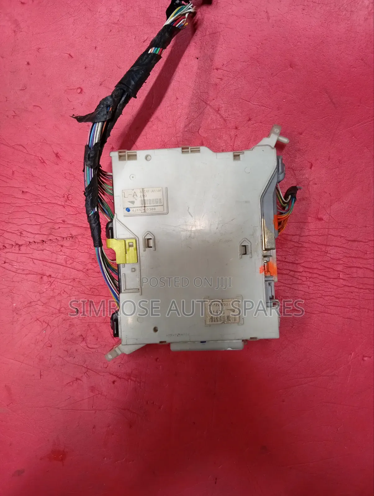 Uzs186 Crown Majesta Fusebox