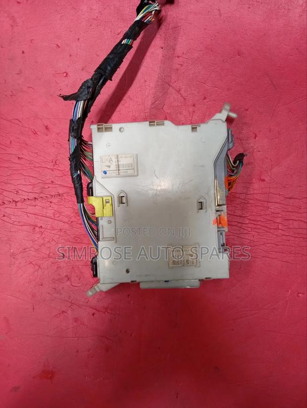 Uzs186 Crown Majesta Fusebox