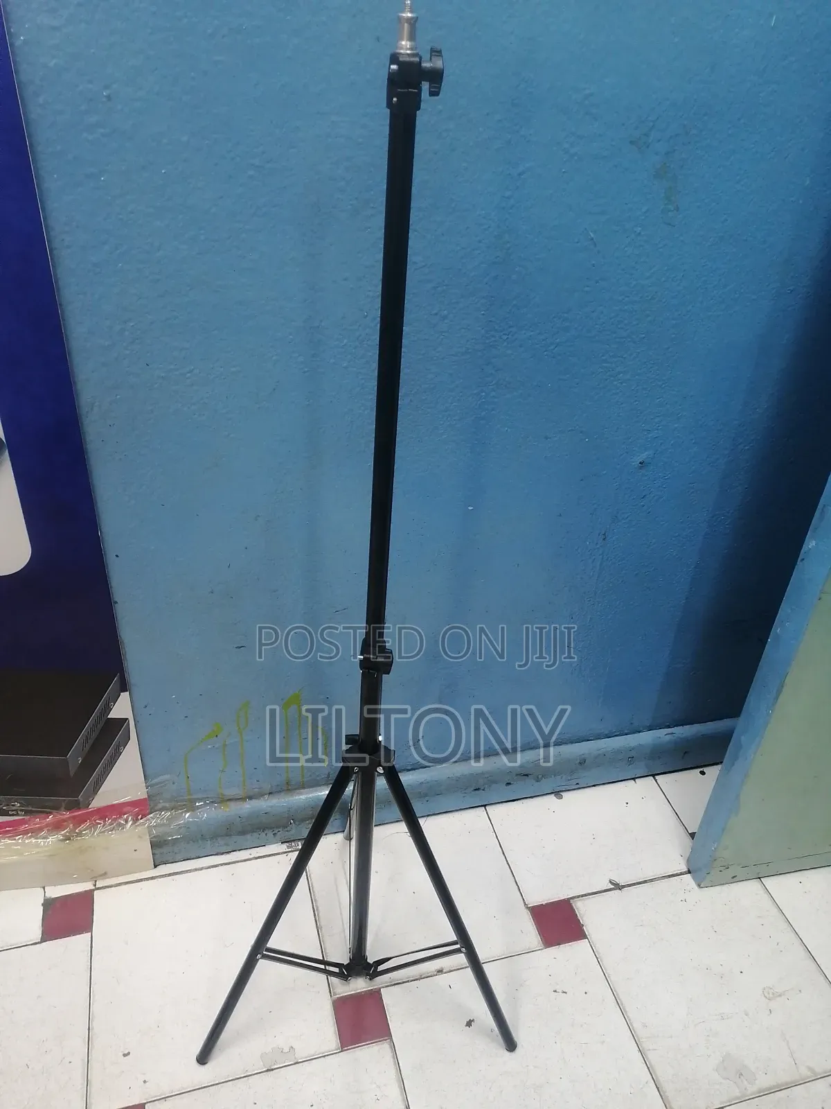 2mtrs Projector Tripod /Ringlight Stand