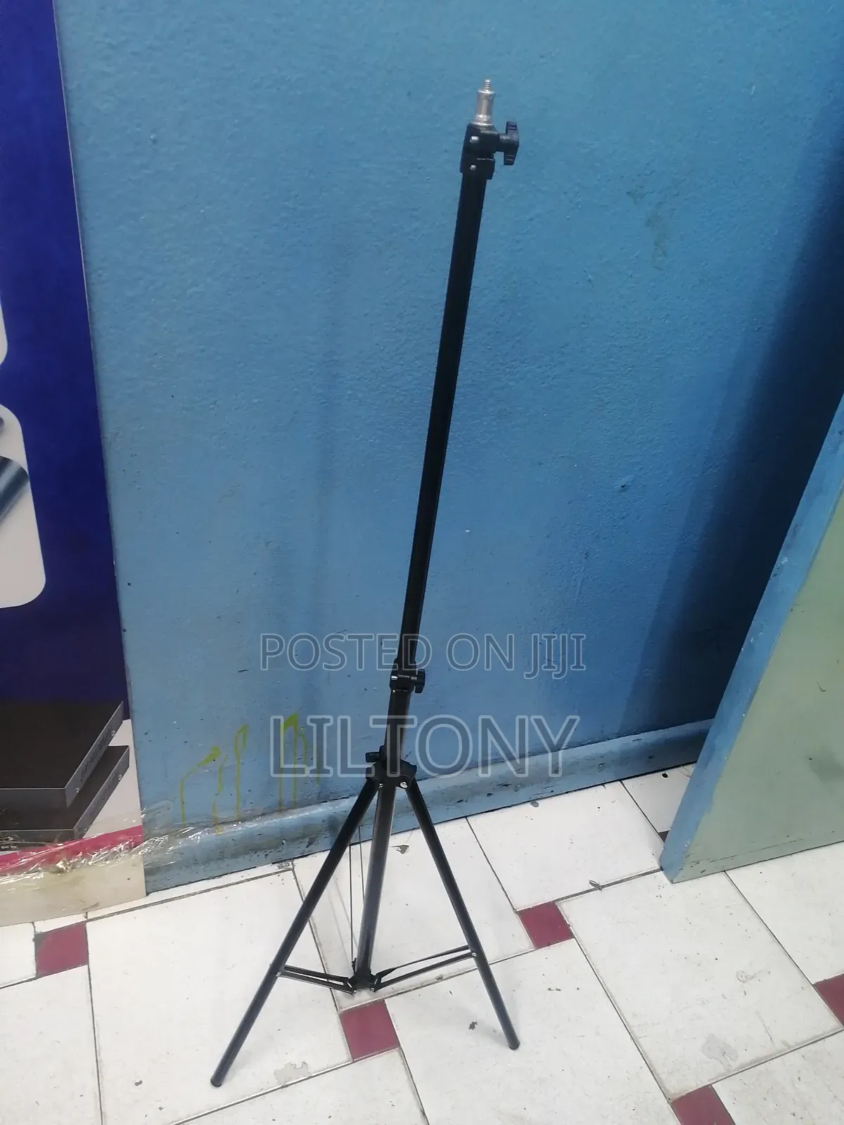 2mtrs Projector Tripod /Ringlight Stand