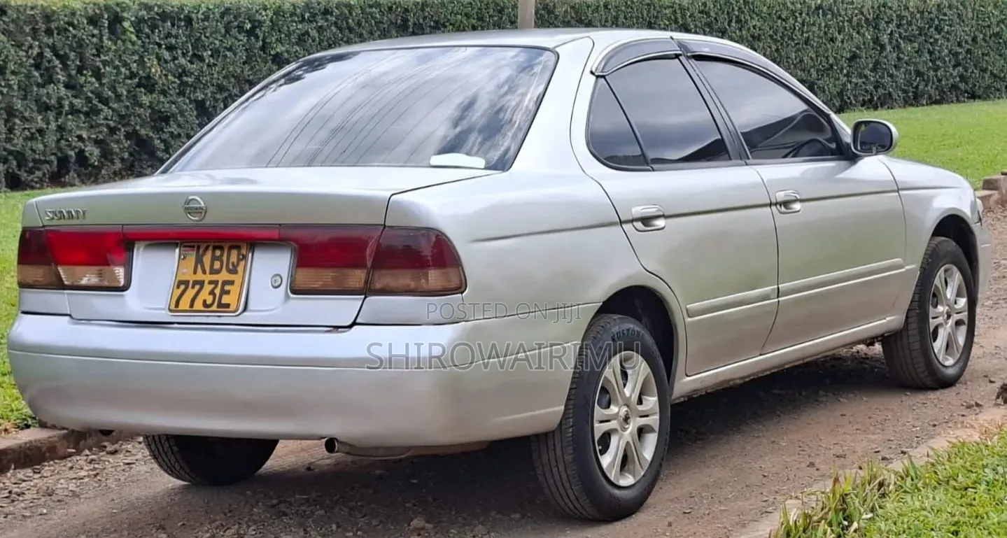 Nissan Sunny 2005 Silver