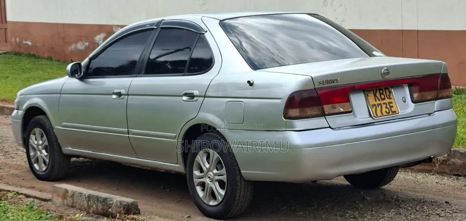 Nissan Sunny 2005 Silver