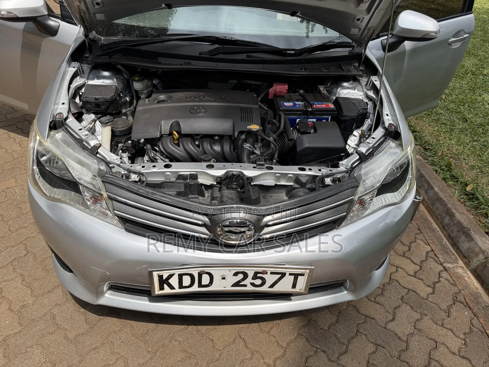 Toyota Axio 2014 Silver