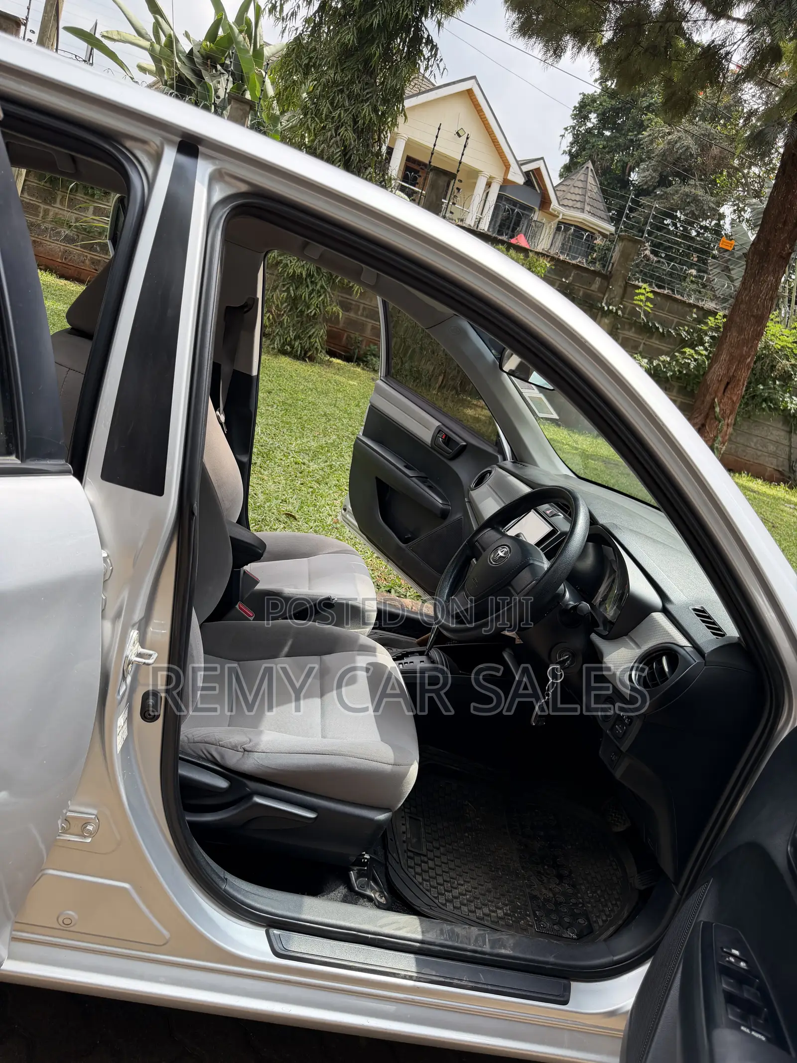 Toyota Axio 2014 Silver