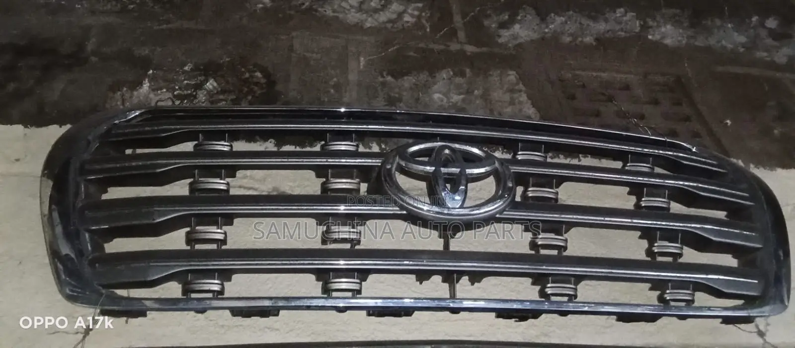 Grill Land Cruiser V8 200 Series