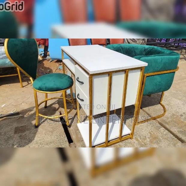 Modern Salon Chair and Desk 