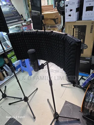 5 Flap Isolation Booth With Mobile Phone Holder