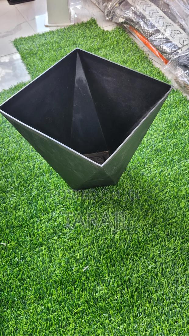 Modern Geometric Hexagon Vase –Aesthetic Honeycomb Ceramic Flower Vase - thumbnail 2