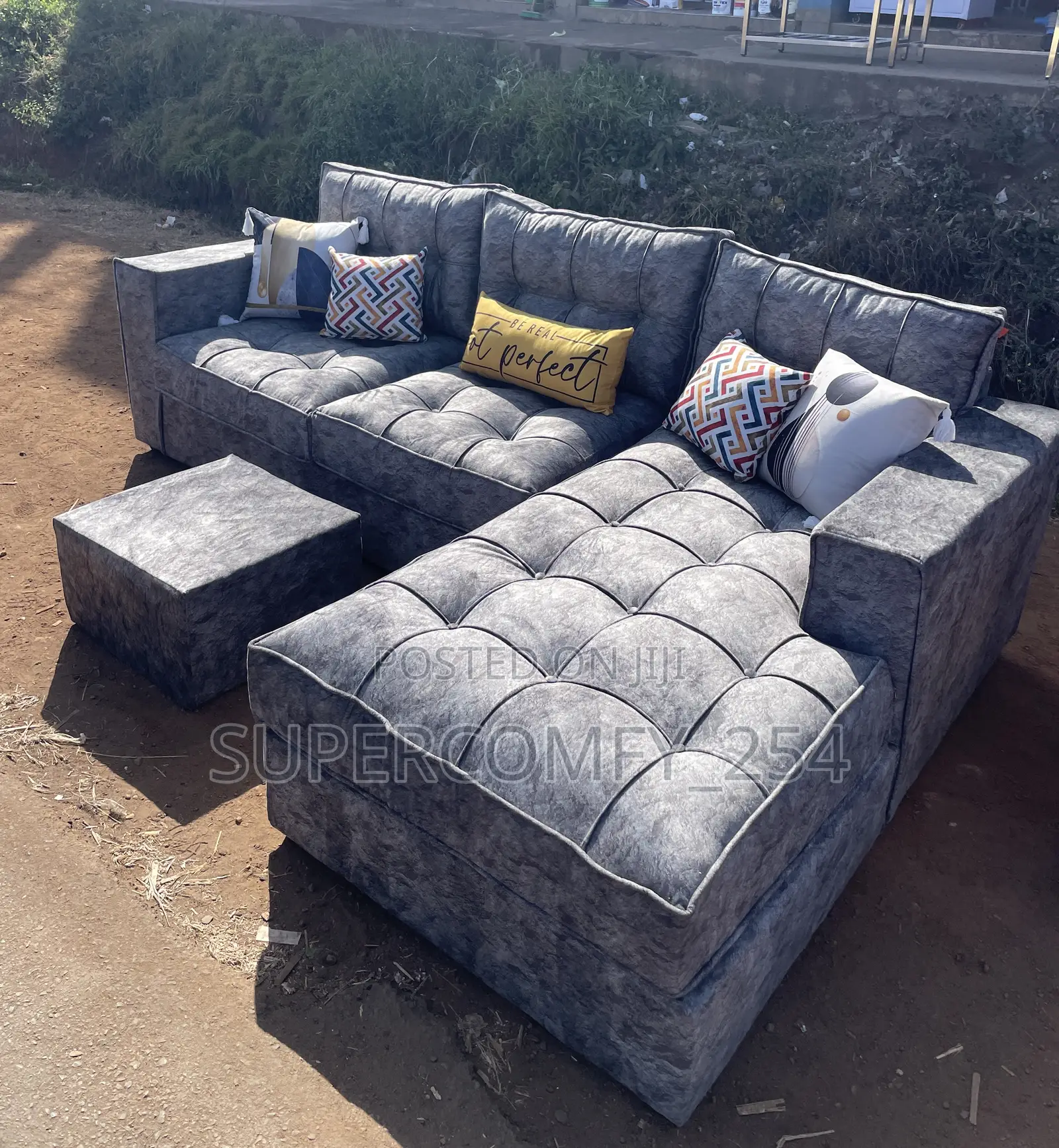 A Well Pinned Six Seater L Shape