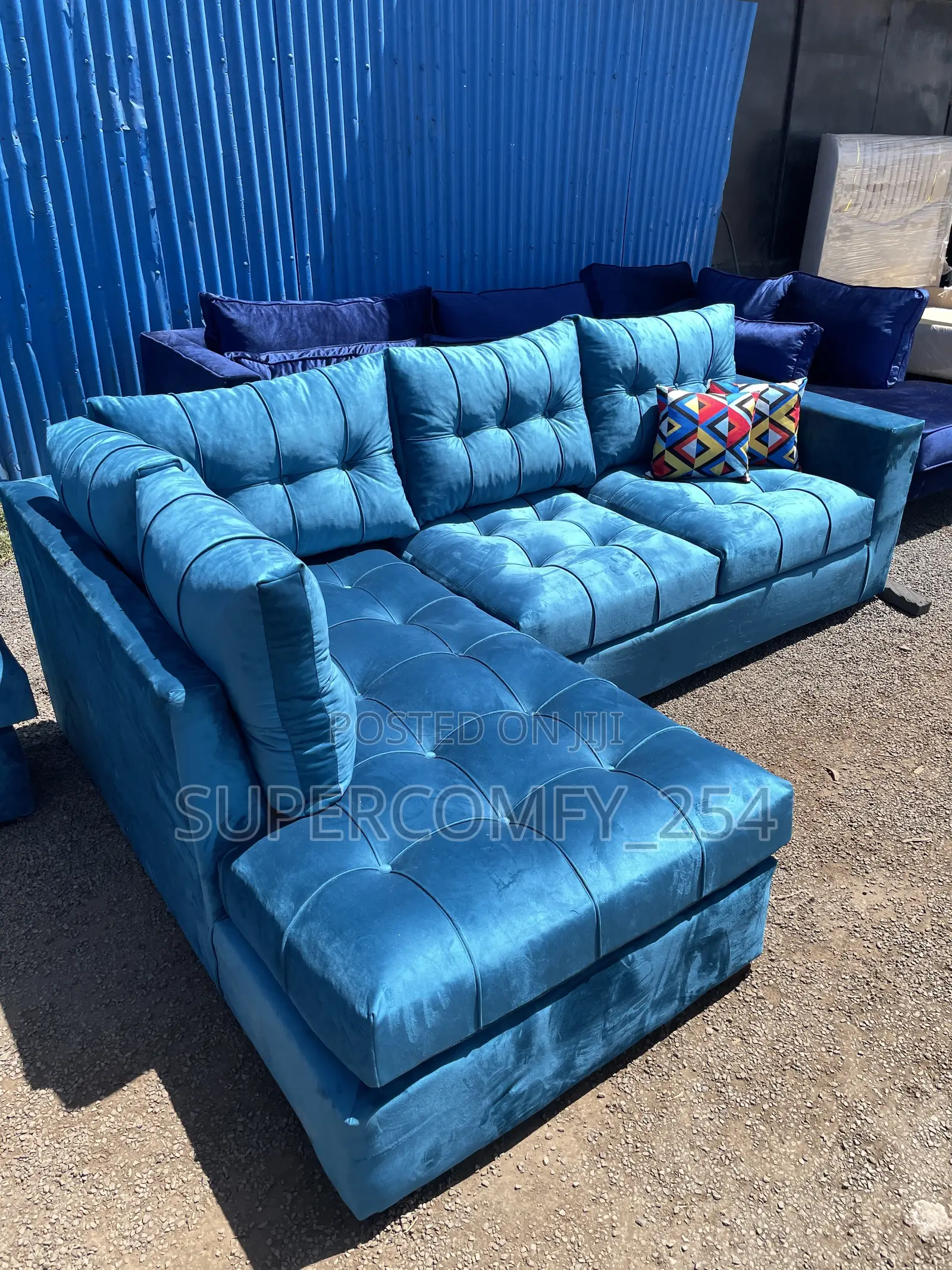 A Well Pinned Six Seater L Shape