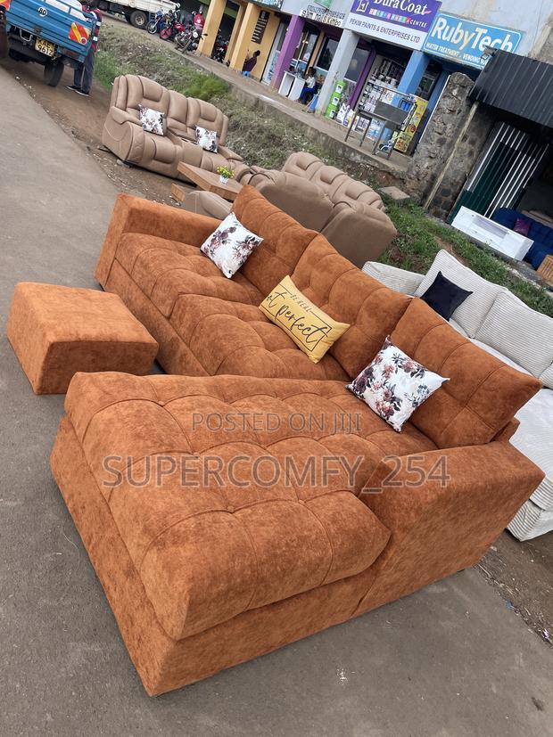 A Well Pinned Six Seater L Shape - thumbnail 5