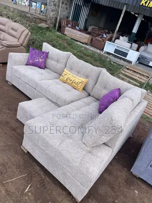A Well Pinned Six Seater L Shape