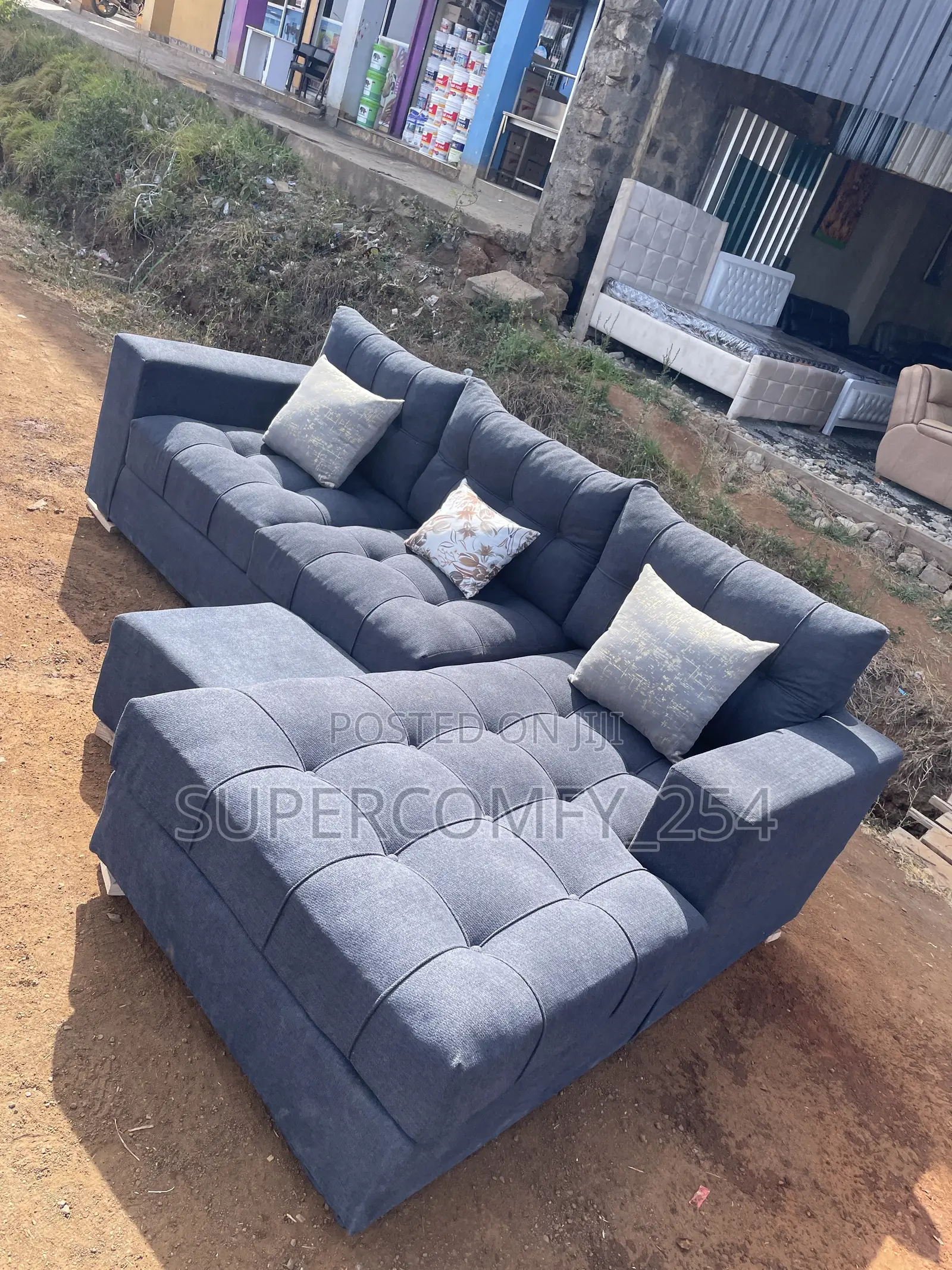 A Well Pinned Six Seater L Shape