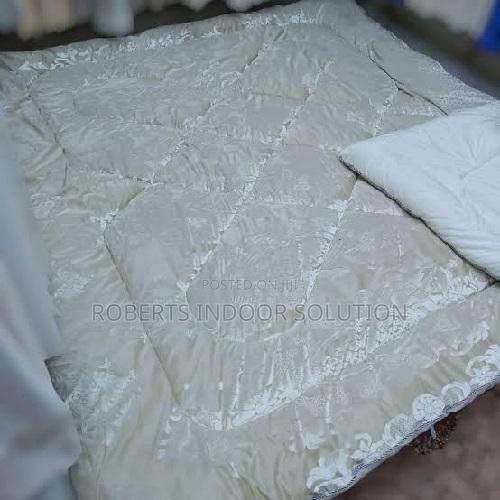 Warmth Guaranteed: Luxury Silk Velvet Fleece Duvet - main view