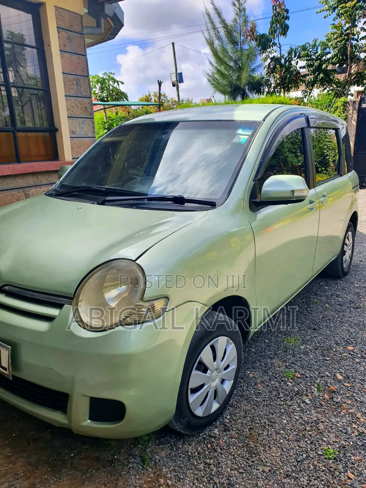 Toyota Sienta 2009 Green