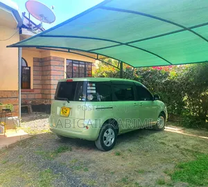 Toyota Sienta 2009 Green