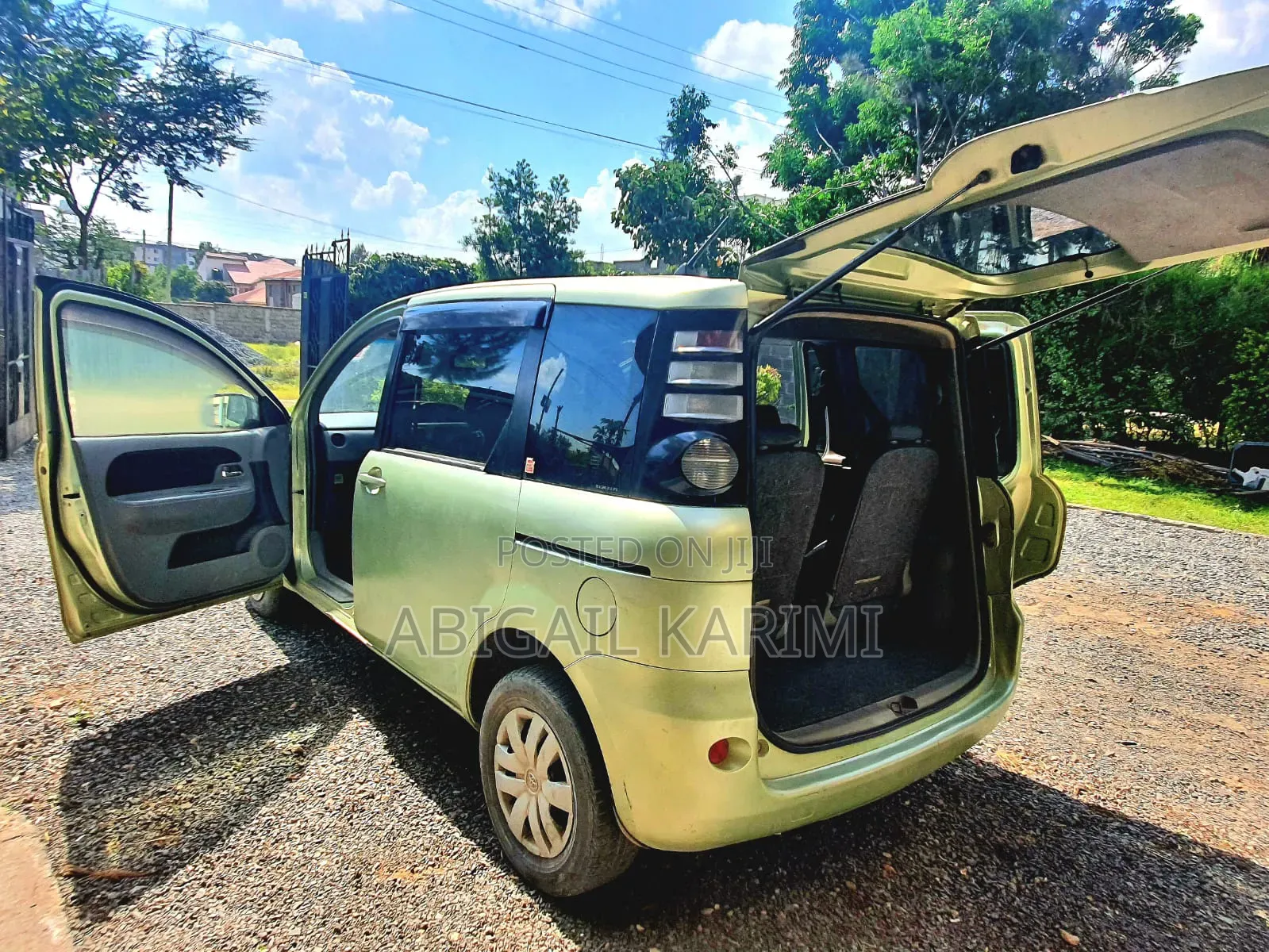 Toyota Sienta 2009 Green