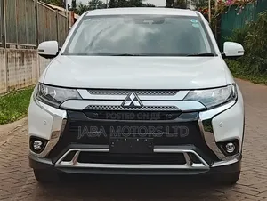 Mitsubishi Outlander 2019 White