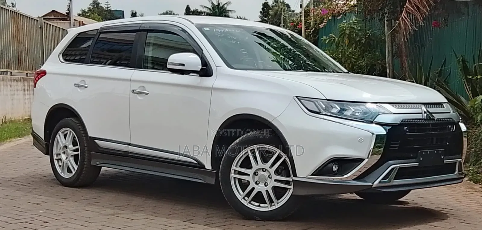 Mitsubishi Outlander 2019 White