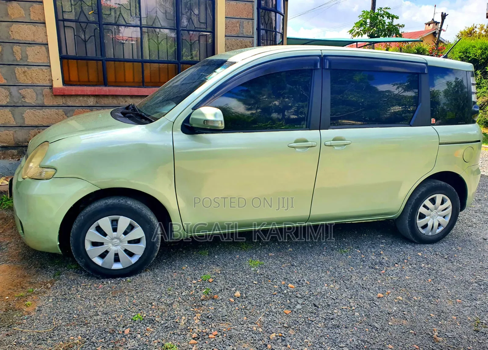 Toyota Sienta 2009 Green