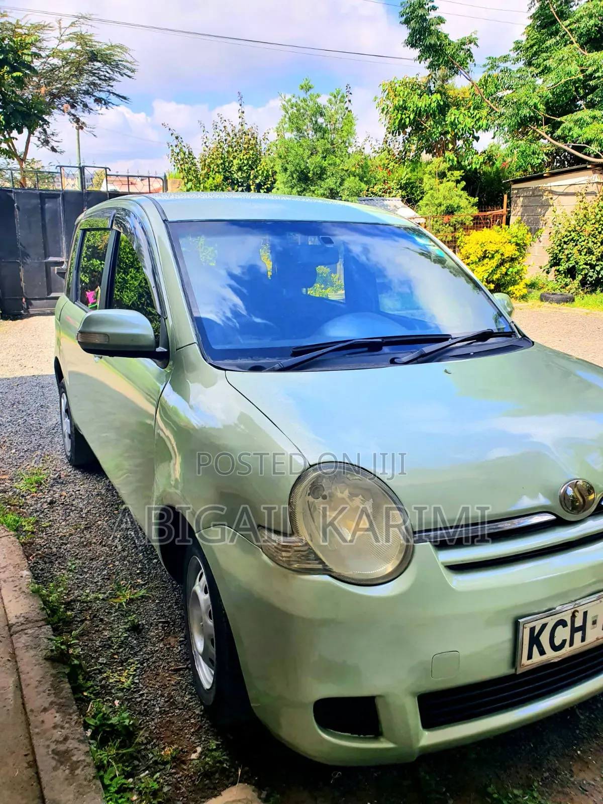 Toyota Sienta 2009 Green