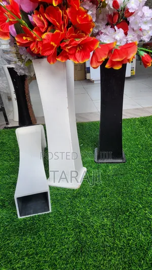Premium Tall Curved Floor Vase – Luxury Geometric Corner Centerpiece