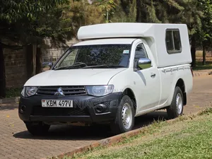 Mitsubishi L200 2009 White