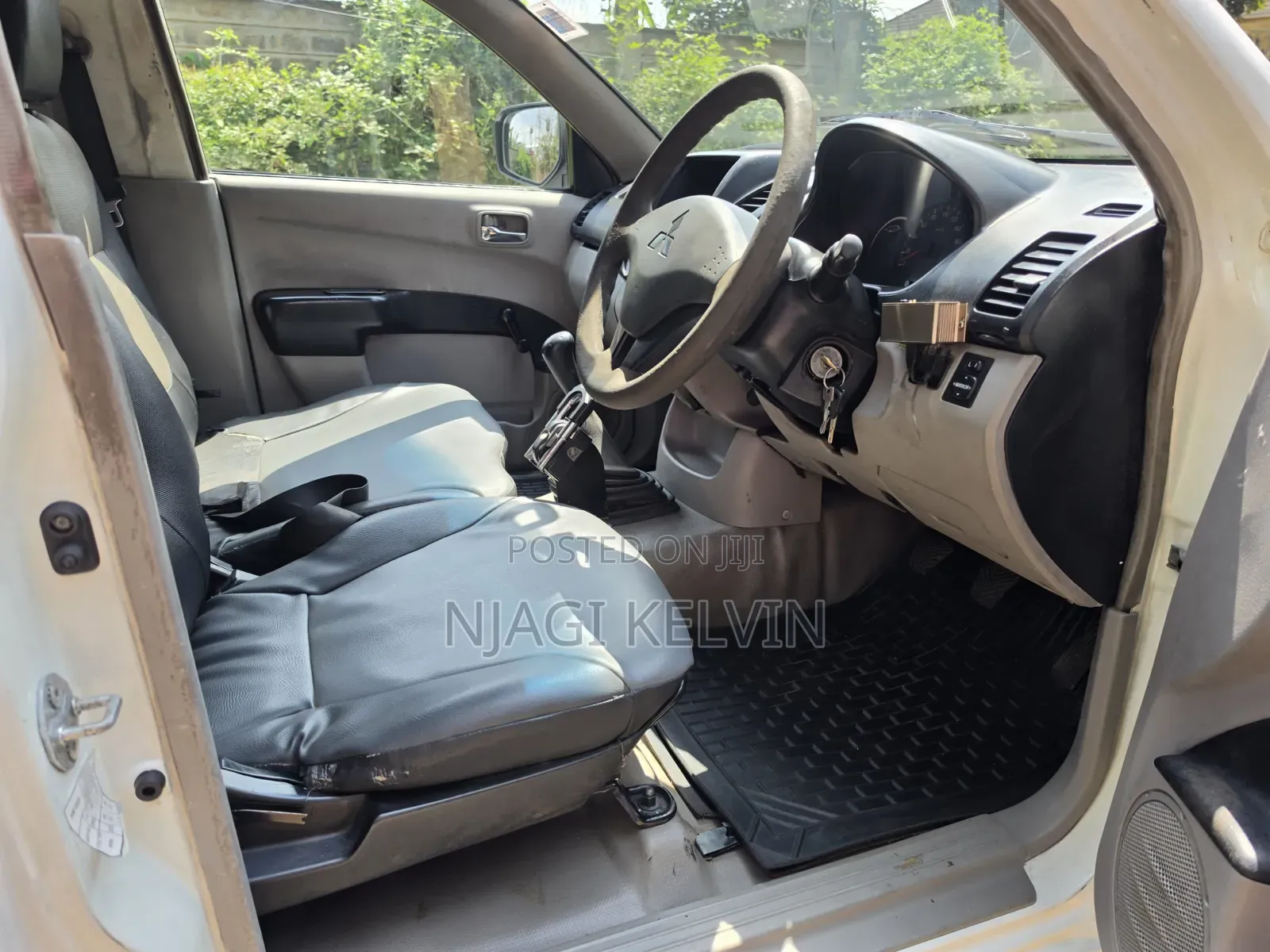 Mitsubishi L200 2009 White