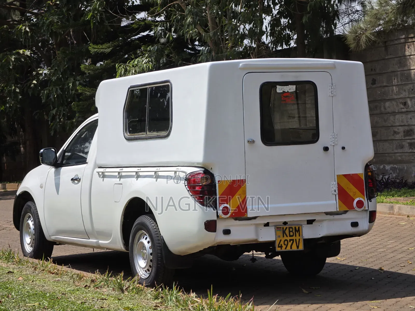 Mitsubishi L200 2009 White