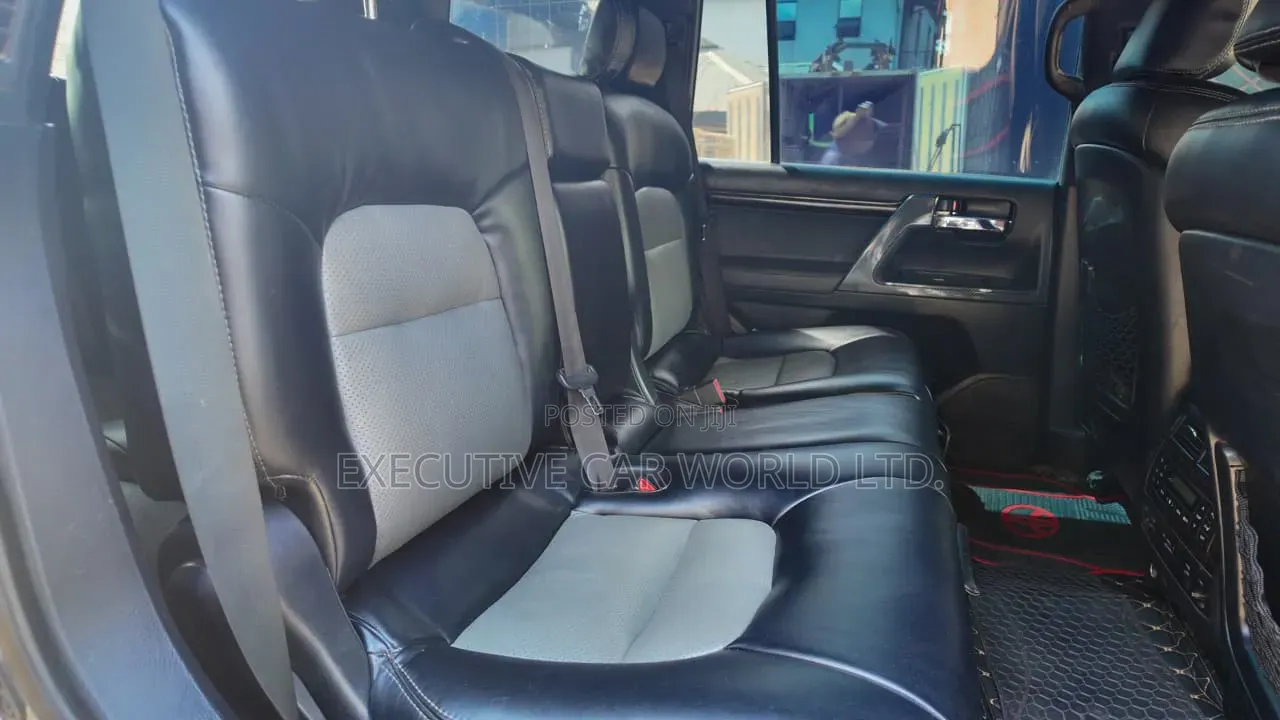 Toyota Land Cruiser 4.5 V8 DSL 2012 Silver
